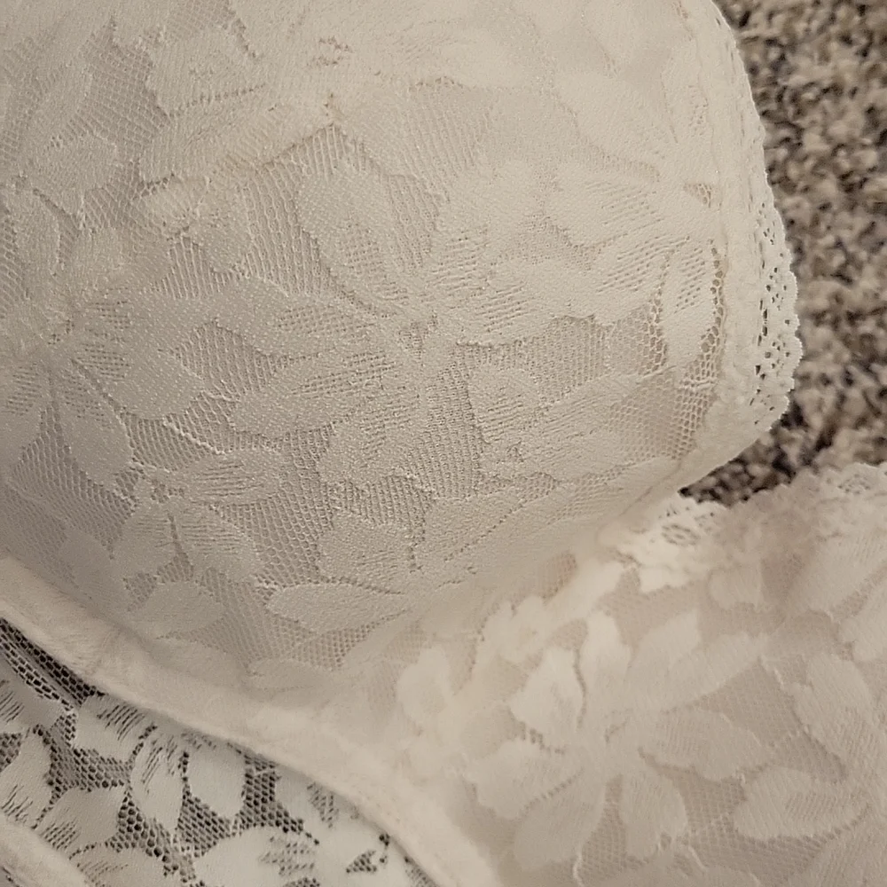 NWT Victoria's Secret push up lace bralette - Picture 2 of 6